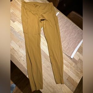 Size 12: Lululemon worn once tights - perfect for fall size 12!
